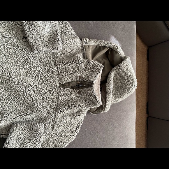 Fuzzy Sweatshirt/Jacket - Picture 4 of 4
